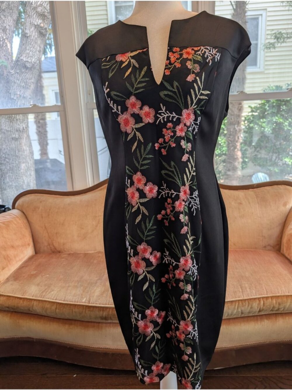 Black Floral Embroidered Panel Sheath Dress Size 10 Body-con Romantic Night Out